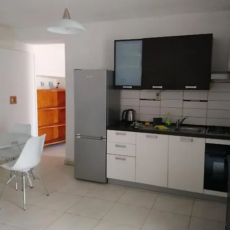 In A Beautiful Bay Sascica Apartamento Sali