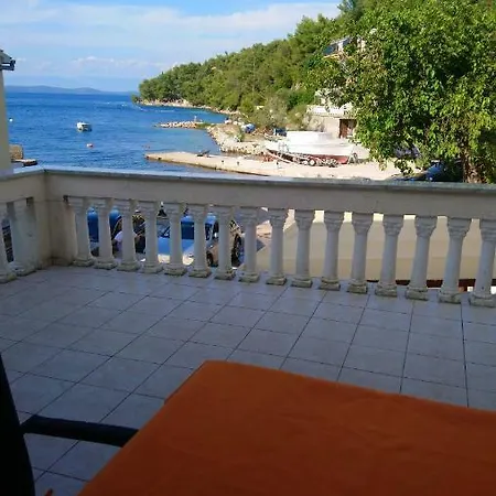 In A Beautiful Bay Sascica Sali